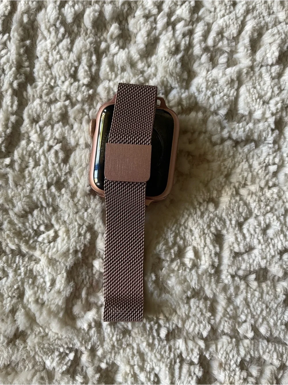 Apple Watch SE Rose Gold Milanese Loop Band